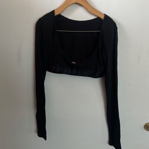 Long sleeve crop in black